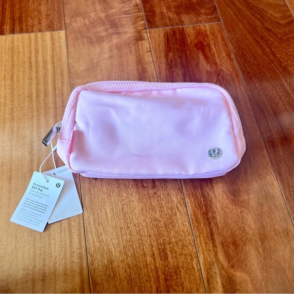 Lululemon Light Pink Everywhere Belt Bag 1L Travel Pouch Crossbody - Picture 2 of 8